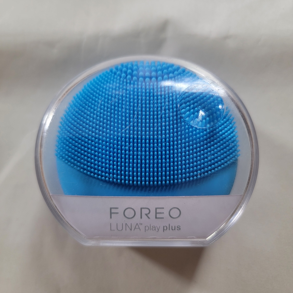 FOREO Luna Play Plus Facial Cleansing Massager Nwt